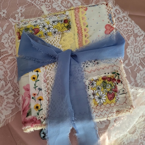 Farmhouse Style Junk Journal - Picture 3 of 17